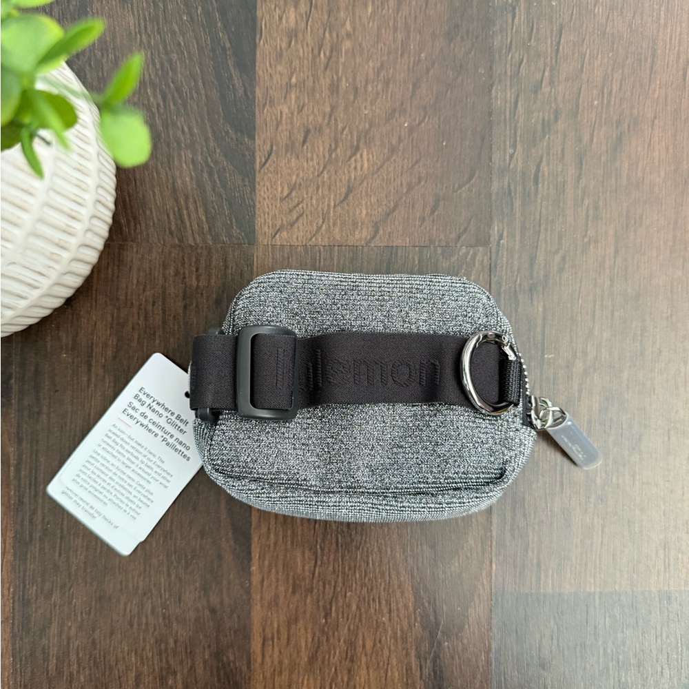 ๐ Lululemon Everywhere Belt Bag Nano - Glitter - Picture 10 of 15